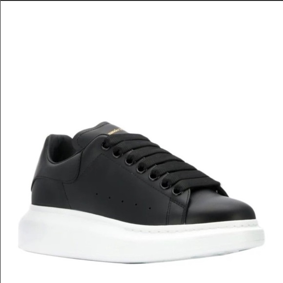 Alexander McQueen - Picture 3 of 6